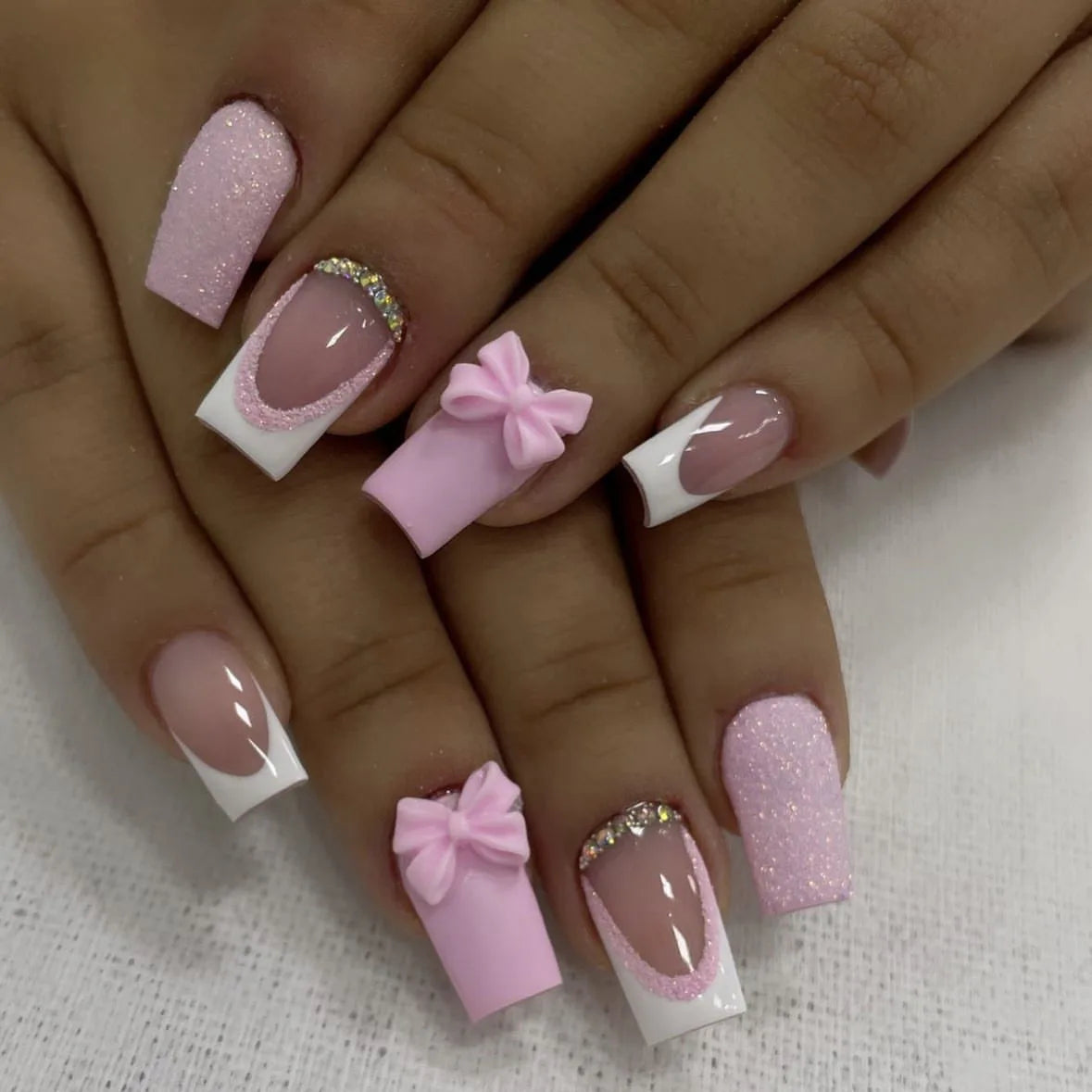 24pcs Short Square Press-On Nails with Flower Rhinestones