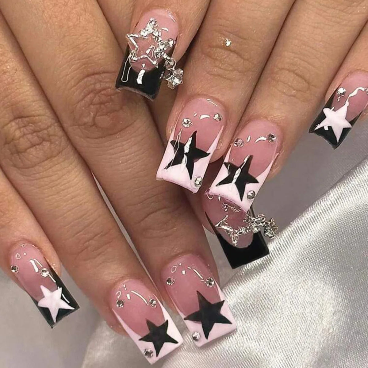 24pcs Short Square Press-On Nails with Flower Rhinestones