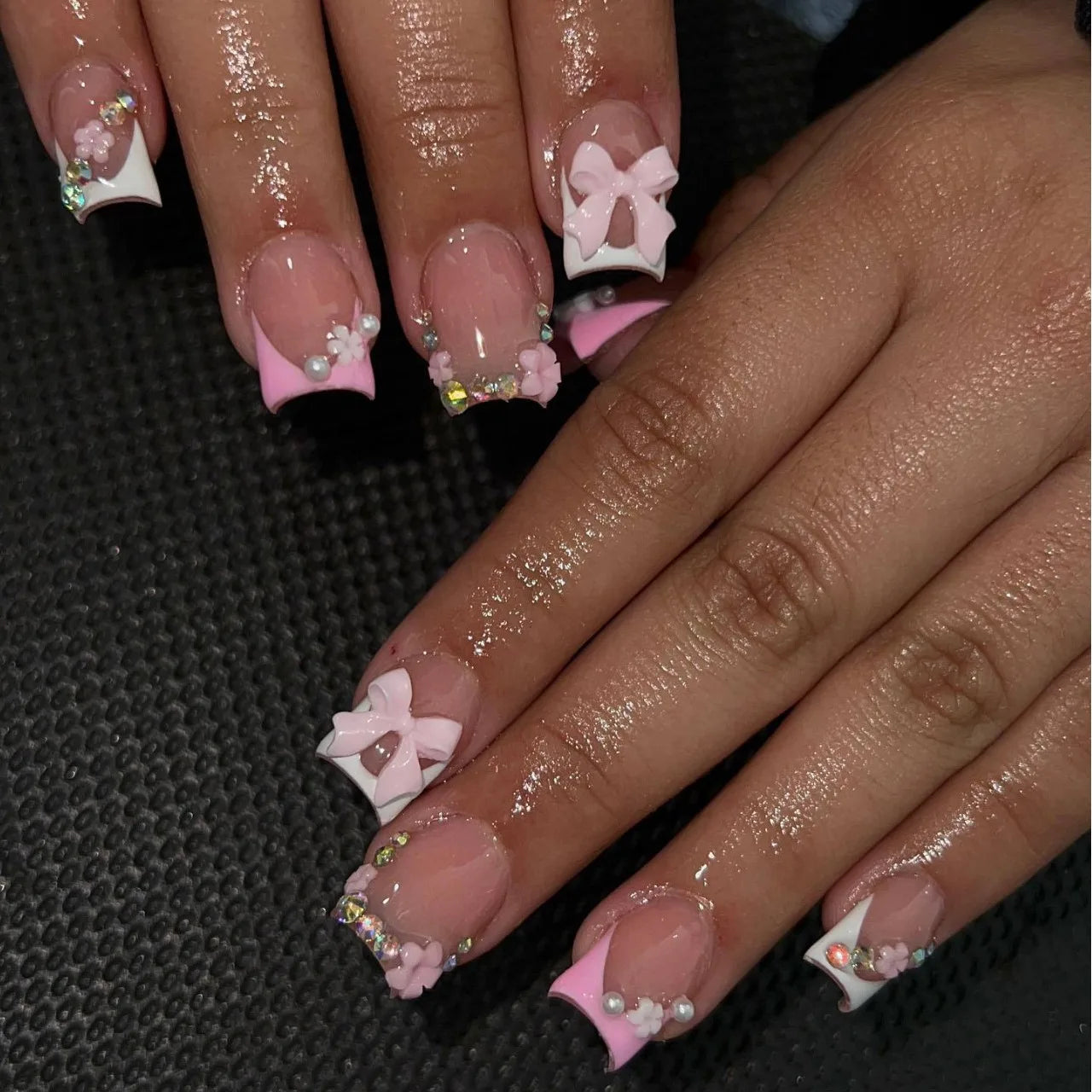 24pcs Short Square Press-On Nails with Flower Rhinestones